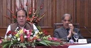 PMLN not to derail democracy: Nawaz